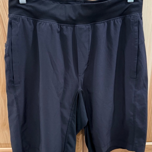 Lululemon Men’s Black Athletic Shorts Interior Tie Waist Liner-less Relaxed - Picture 1 of 11